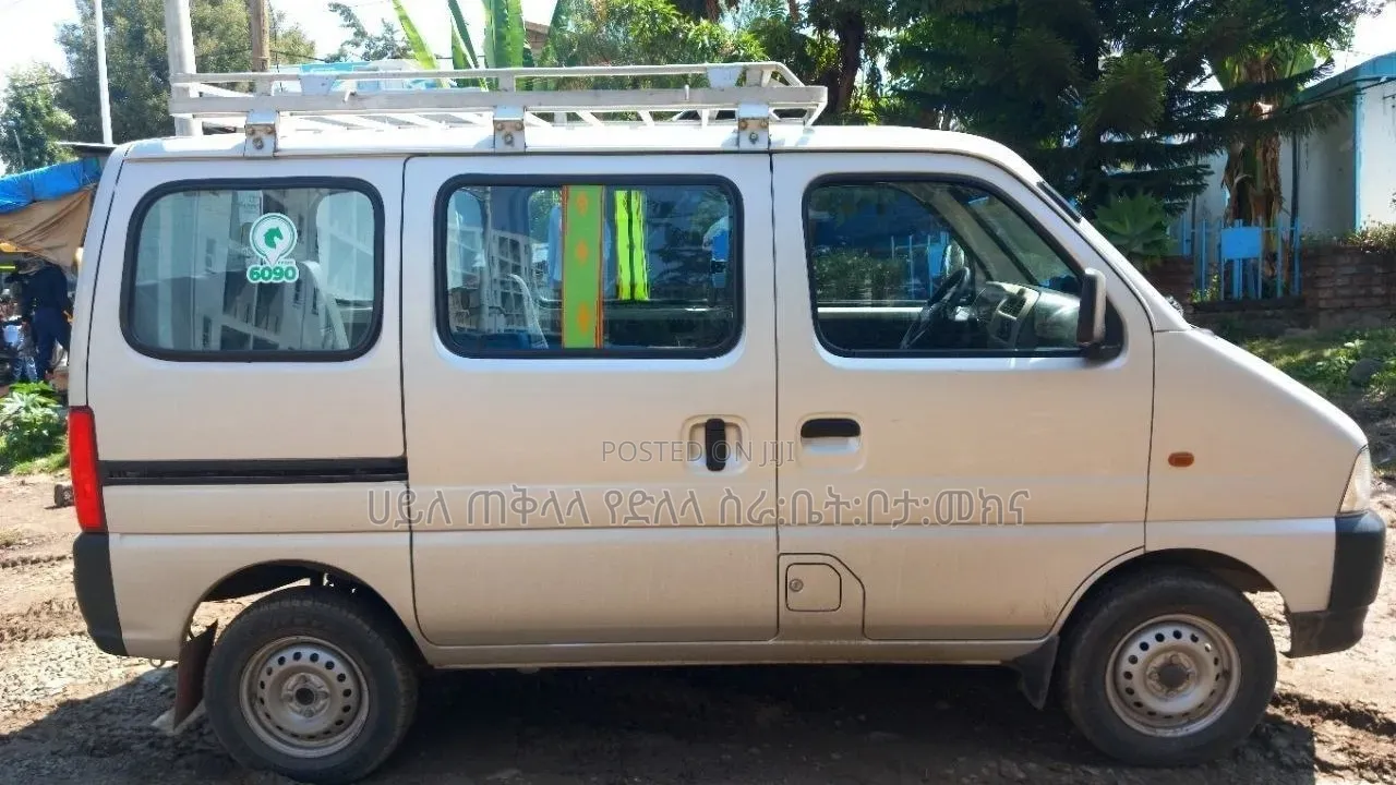 Suzuki Eeco 2024 Off white