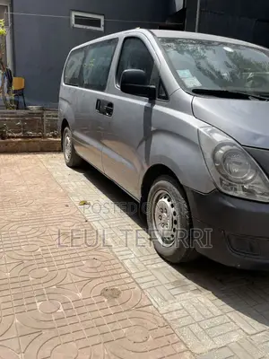 Hyundai H1 2015 Gray