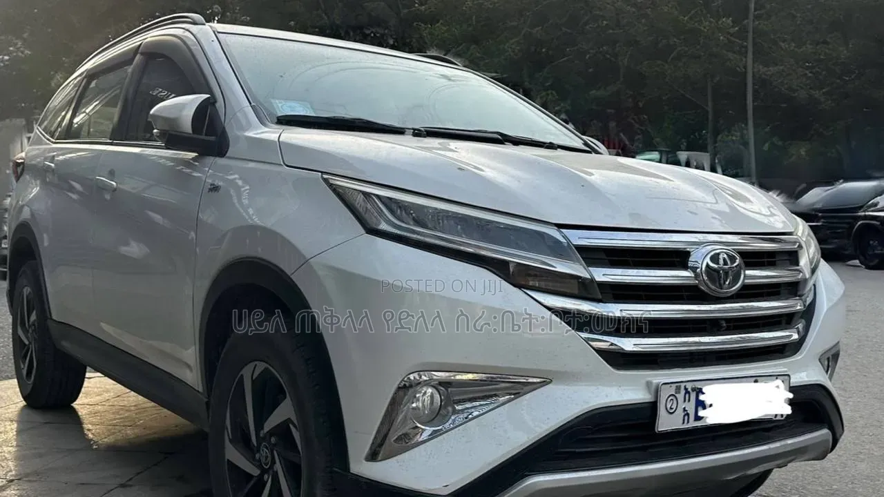 Toyota Rush 2021 Off white
