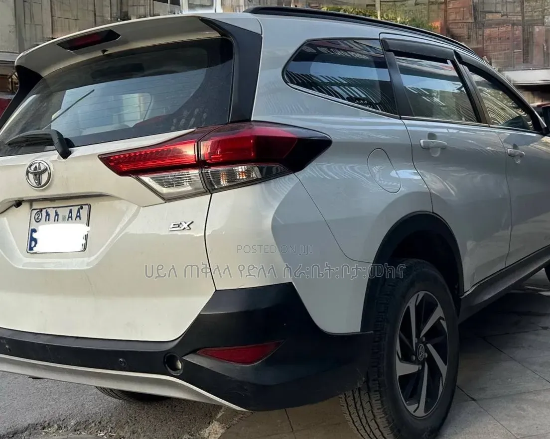 Toyota Rush 2021 Off white