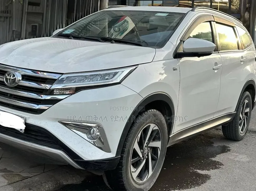 Toyota Rush 2021 Off white