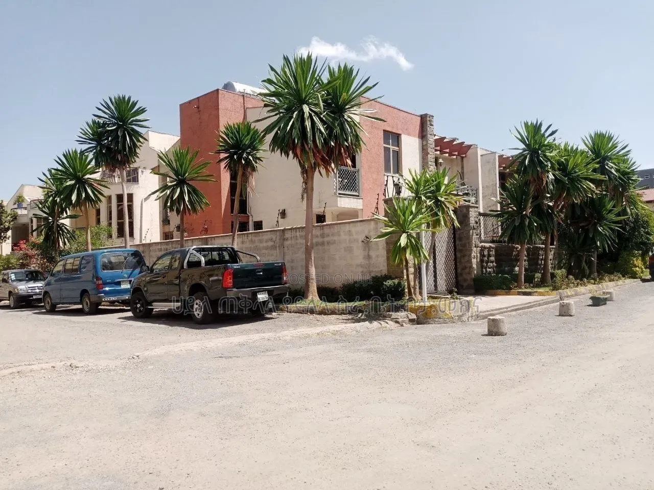 Furnished 6bdrm Townhouse/Terrace in Ayat Beshale Area, Yeka for sale