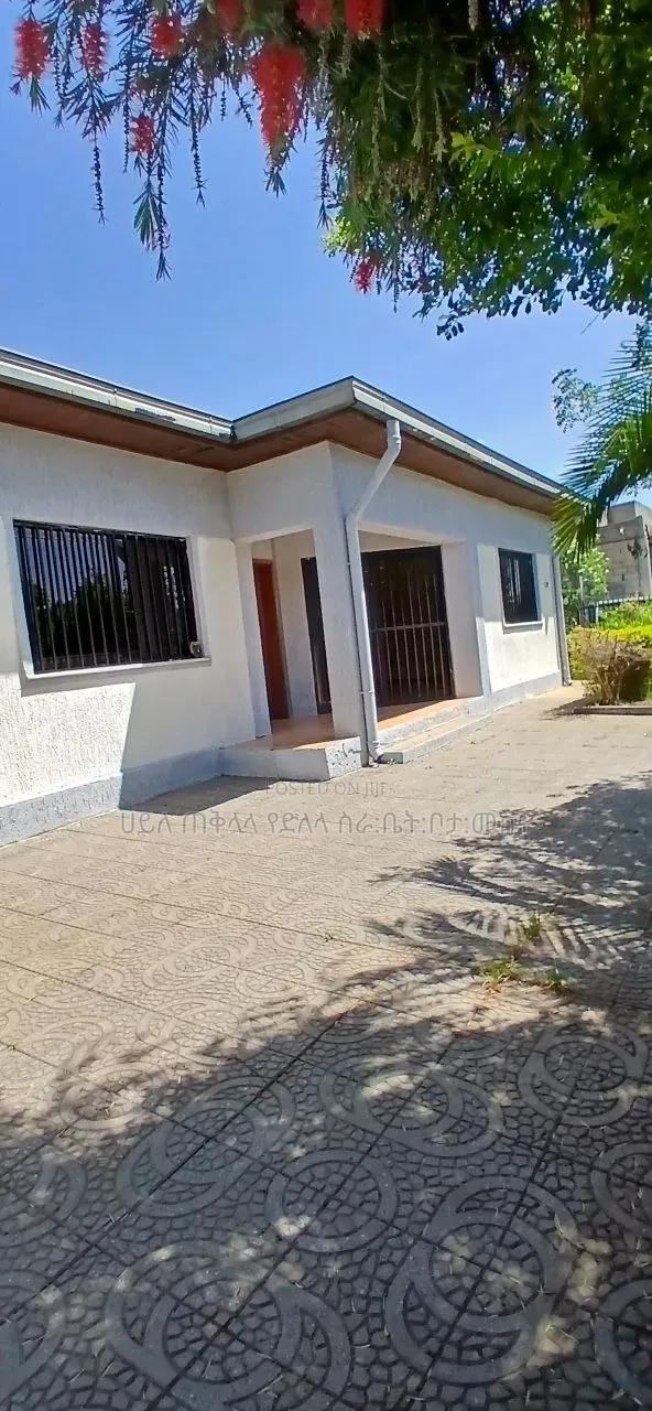 Furnished 4bdrm Villa in Ropack Realstate, Oromia-Finfinne for sale