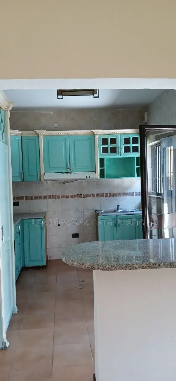 Furnished 4bdrm Villa in Ropack Realstate, Oromia-Finfinne for sale