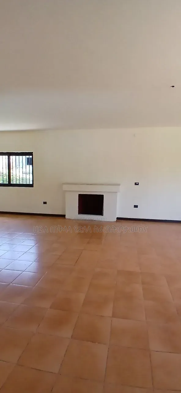 Furnished 4bdrm Villa in Ropack Realstate, Oromia-Finfinne for sale