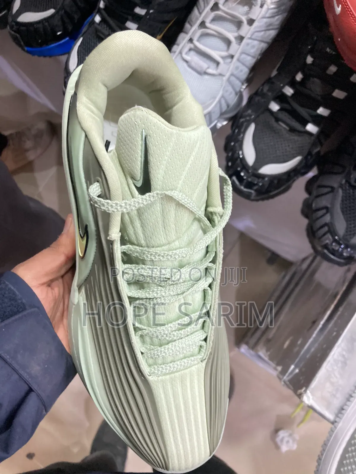 የናይክ ዙምኤክስ (Nike Zoomx) ስኒከሮች