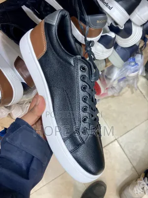 የቦስ (Boss) ጥቁር ሌዘር ጫማዎች: