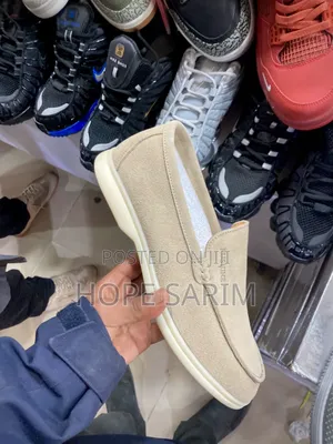 የሉሻይን ስዊድ ሎፈሮች (Loafers):