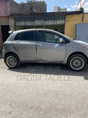 Toyota Yaris 1.0 VVT-i 2007 Gray