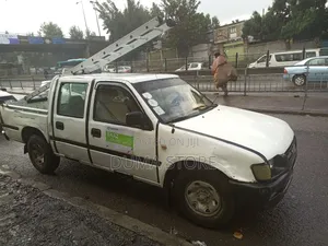Isuzu KB 2003 White