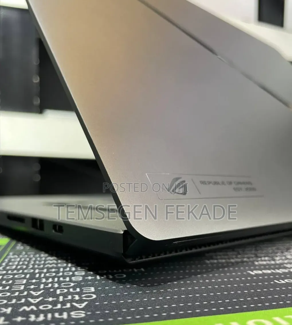 New Laptop Asus ROG Zephyrus G16 32GB Intel Core Ultra 9 SSD 1T