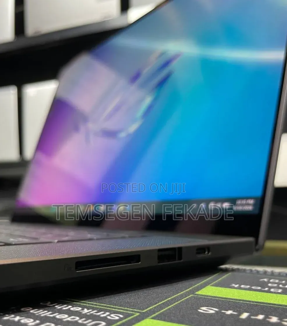 New Laptop Asus ROG Zephyrus G16 32GB Intel Core Ultra 9 SSD 1T
