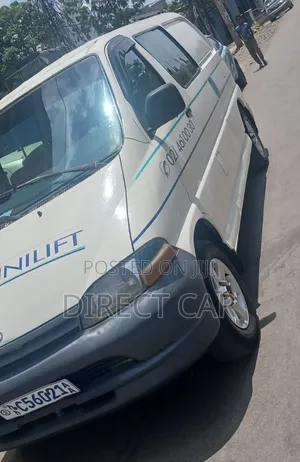 Toyota HiAce 2002 White