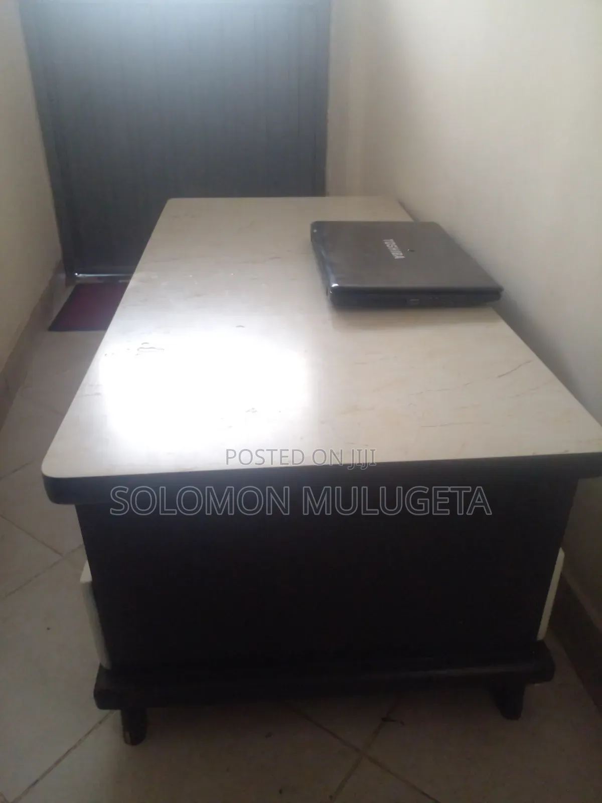 የሶፋ ጠረጴዛ Table