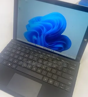 New Laptop Microsoft Surface 8GB Intel Core i7 SSD 256GB