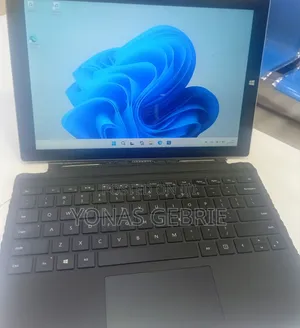 New Laptop Microsoft Surface 8GB Intel Core i7 SSD 256GB