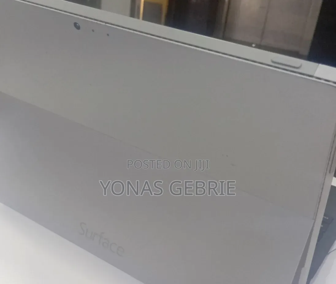 New Laptop Microsoft Surface 8GB Intel Core i7 SSD 256GB