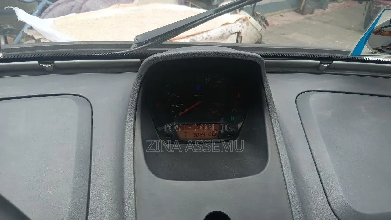 Bajaj Qute 2019 White