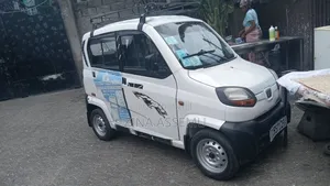 Bajaj Qute 2019 White