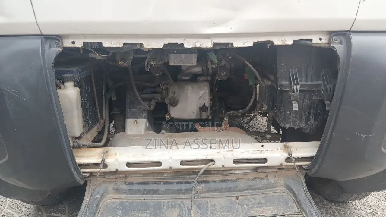 Bajaj Qute 2019 White