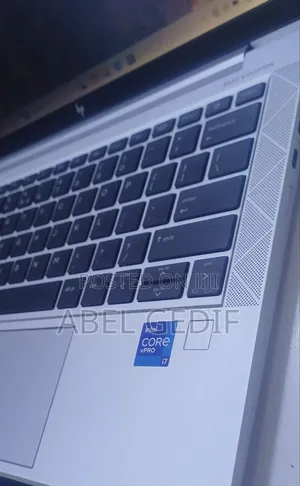 New Laptop HP EliteBook 830 G8 16GB Intel Core i7 SSD 512GB