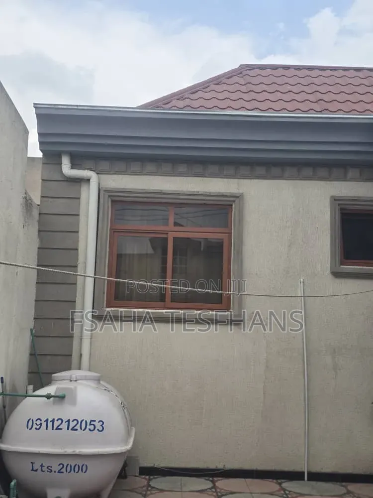 4bdrm Villa in Villa, Bole for rent