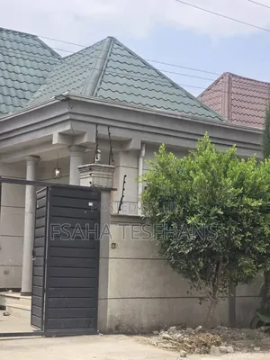 4bdrm Villa in Villa, Bole for rent