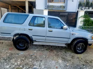 Toyota 4-Runner 1990 Silver