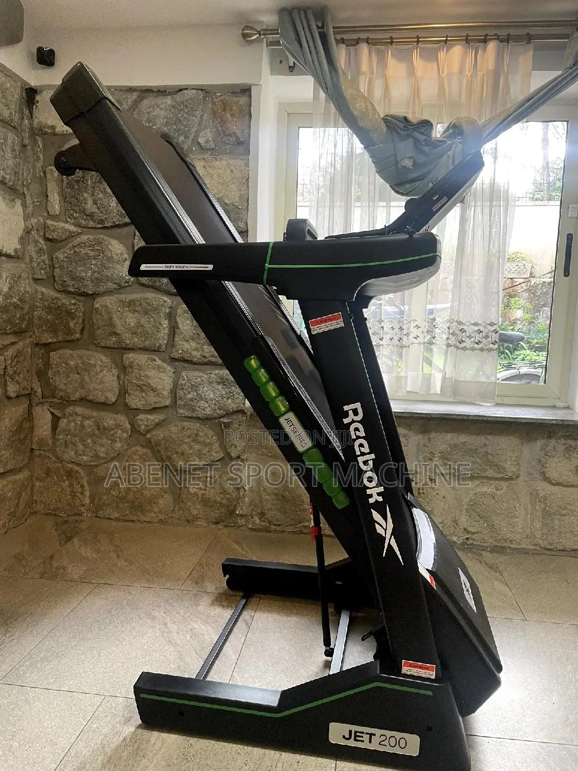 ዘመናዊ Reebok Jet200 የቤት ዉስጥ መሮጫ ማሽን