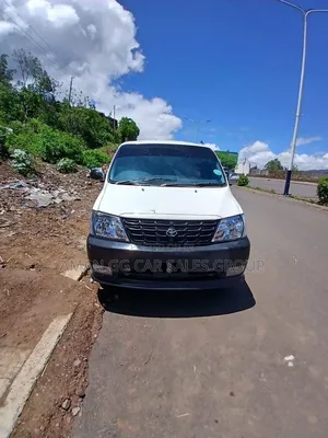 Toyota HiAce 2009 White