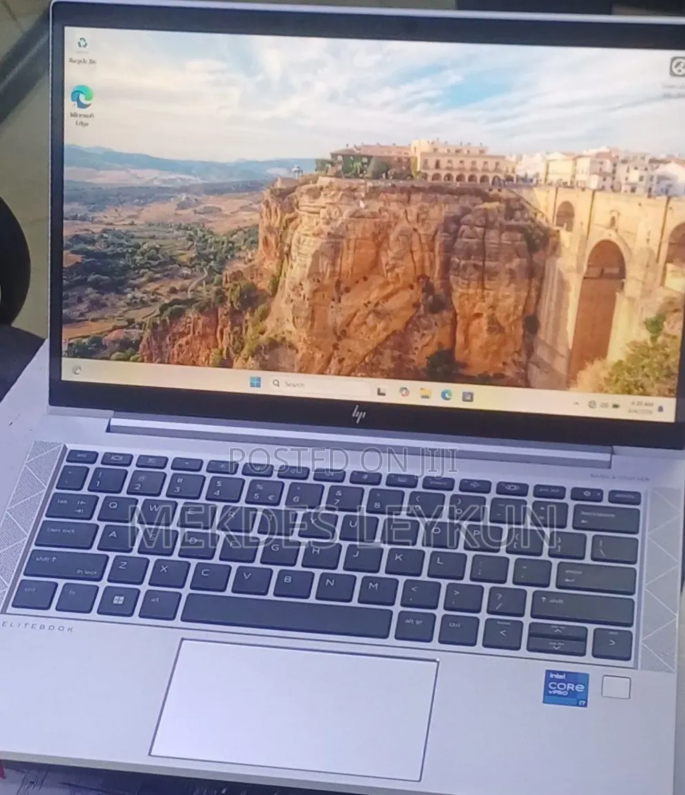 New Laptop HP EliteBook 830 16GB Intel Core i7 SSD 512GB