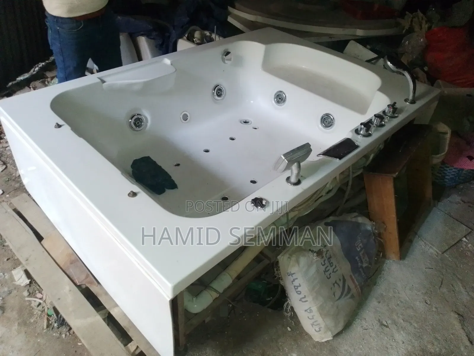 Luxury Jacuzzi Bathtub – Whirlpool Massage Tub With Jets