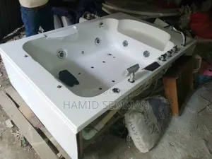 Luxury Jacuzzi Bathtub – Whirlpool Massage Tub With Jets