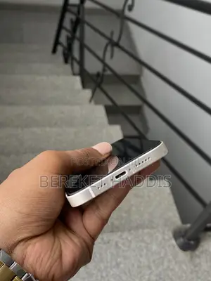 New Apple iPhone 13 128 GB White
