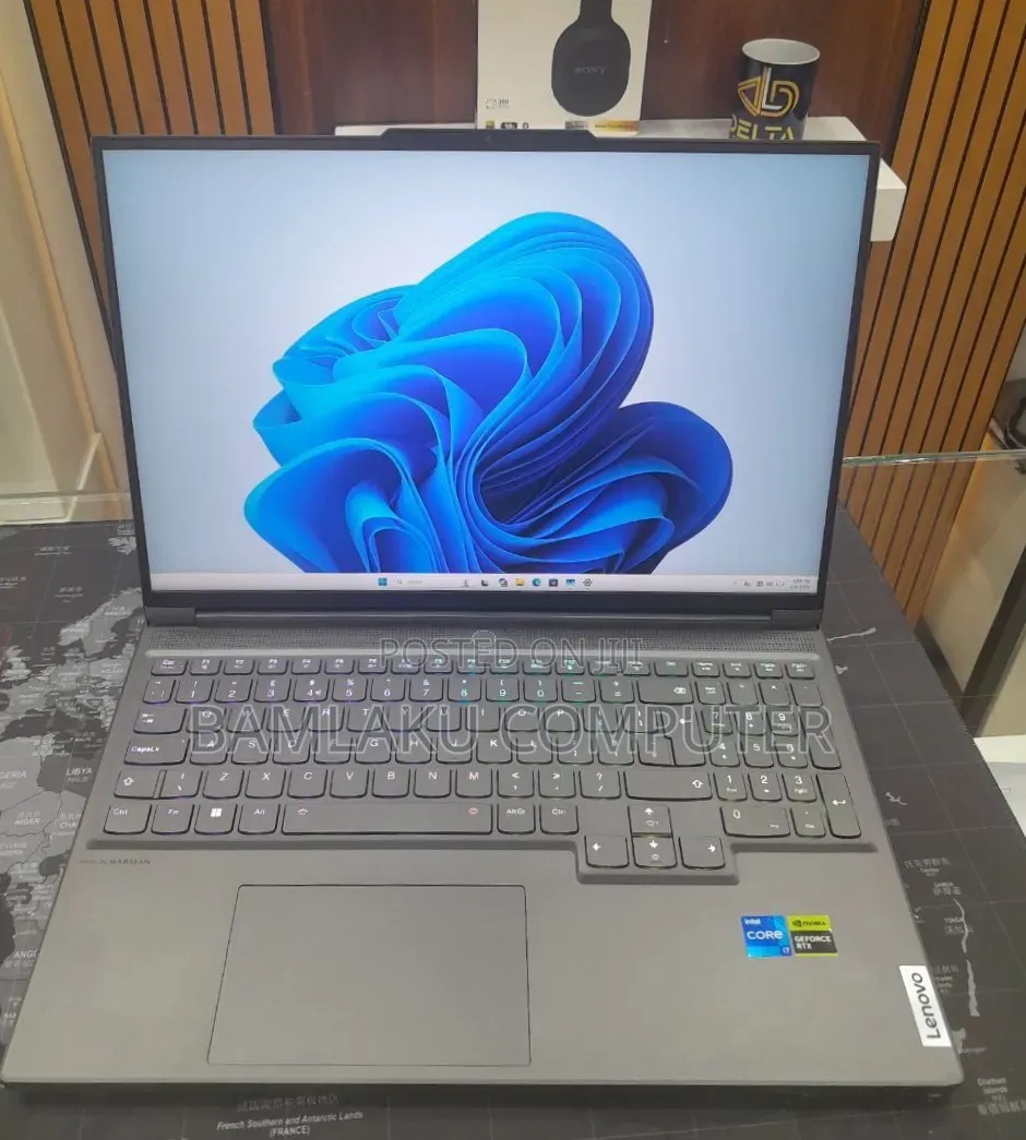 New Laptop Lenovo Legion 7 16GB Intel Core i7 SSD 512GB