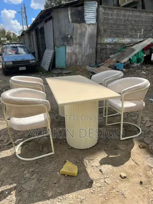 6 Seater Dining Table ባለ 6 መቀመጫ የመመገቢያ ጠረጴዛ