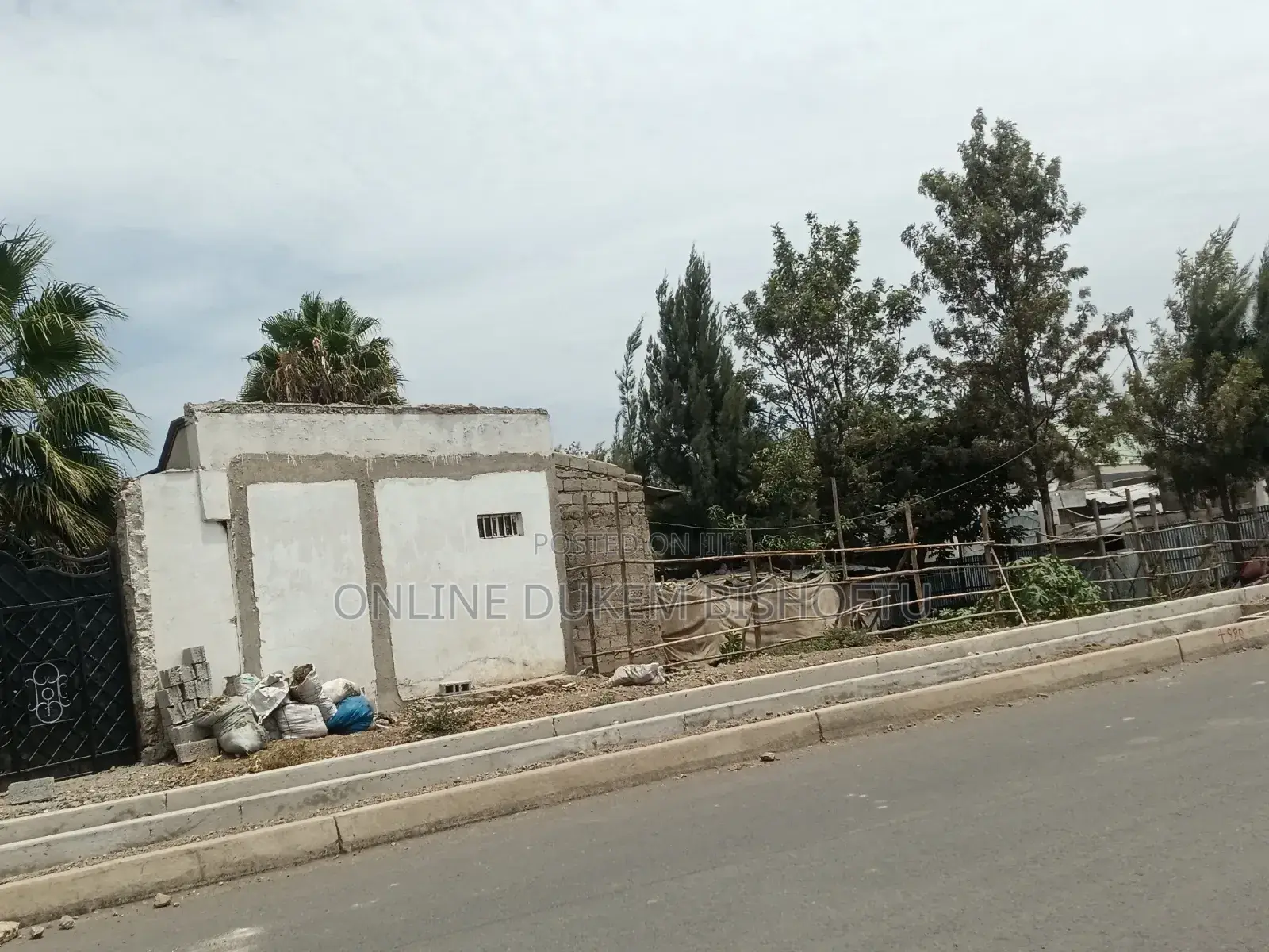 8bdrm House in Dukem Bishoftu, East Shewa for sale