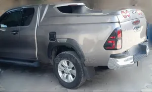 Toyota Hilux 2019 Gray