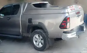 Toyota Hilux 2019 Gray