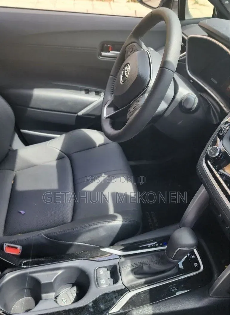 Toyota Corolla Cross Hybrid 2025 Gray