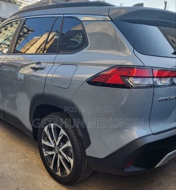 Toyota Corolla Cross Hybrid 2025 Gray