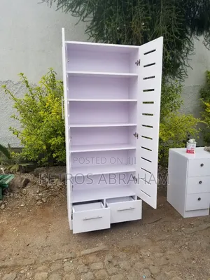 እስከ 24 ጫማ የሚይዝ Full Laminate Shoes Rack