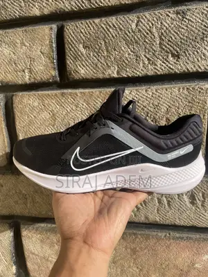 Nike Quest 5