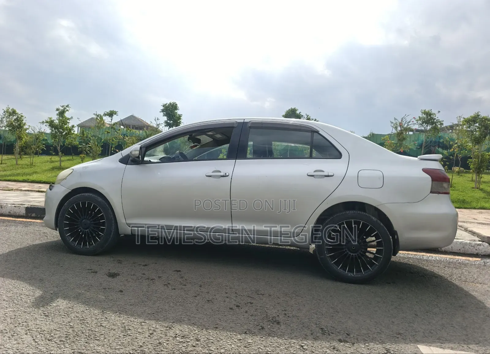 Toyota Belta 2010 Silver