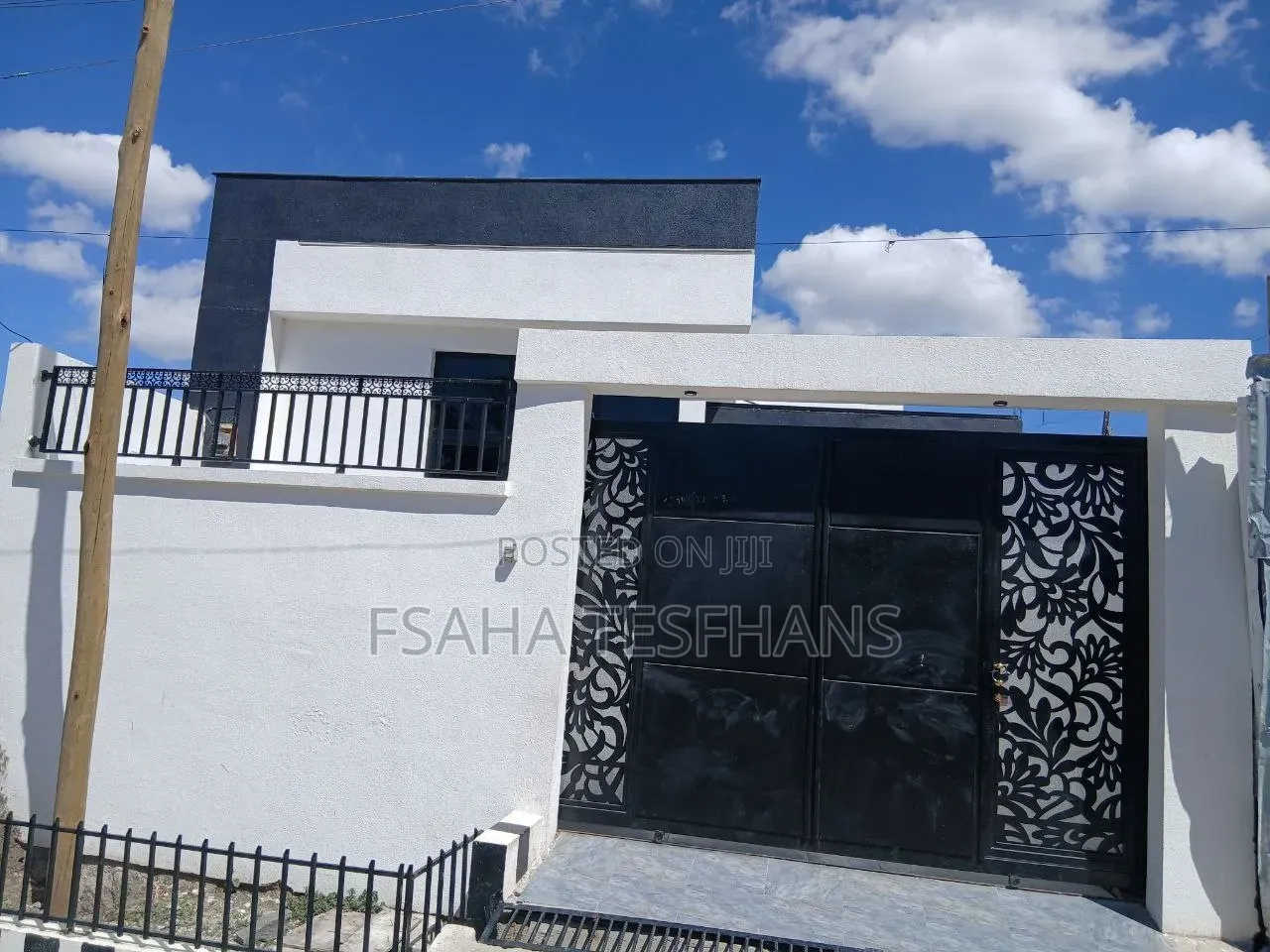 4bdrm House in House, Bole for rent
