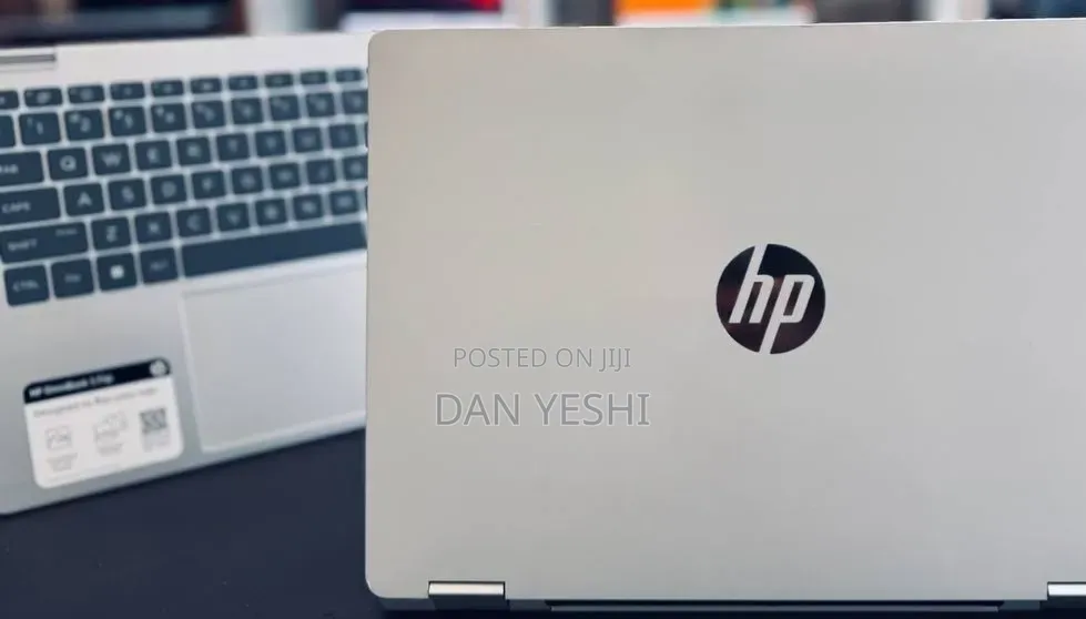 New Laptop HP OmniBook 5 Flip 8GB Intel Core 5 SSD 512GB