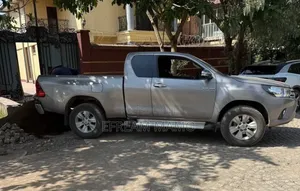 Toyota Hilux 2017 Gray