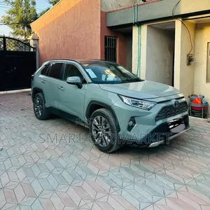Toyota RAV4 2020 Green