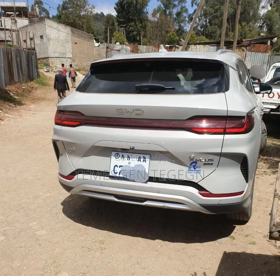 BYD Song Plus DM-i 2025 White