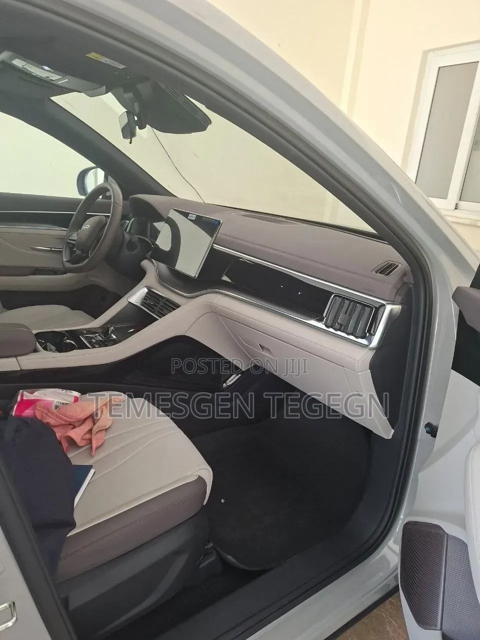 BYD Song Plus DM-i 2025 White